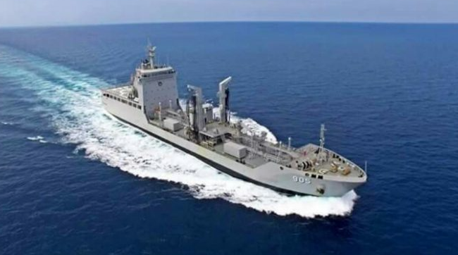 Pesawat dan Kapal TNI AL Latihan Kesiapan Alutsista di Laut Arafuru